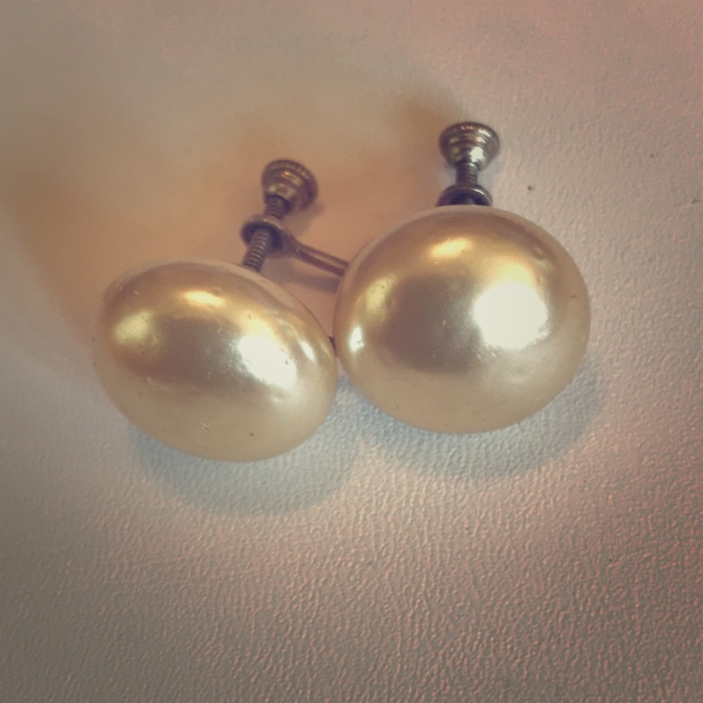 Vintage Screw Back Pearl Earrings